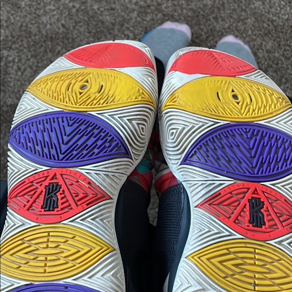 Kyrie 5 Chinese New Year - Picture 2 of 2